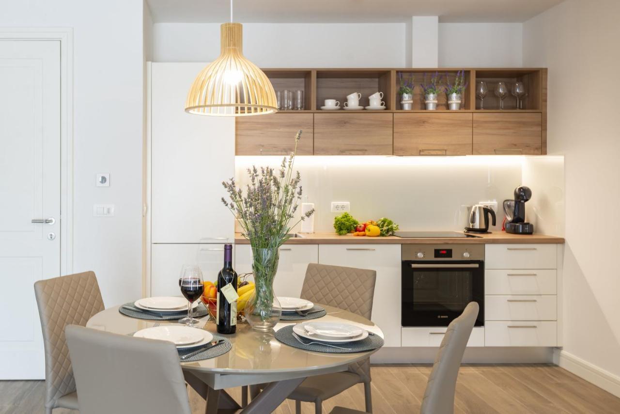 Lustica Apartments Central Тиват Экстерьер фото