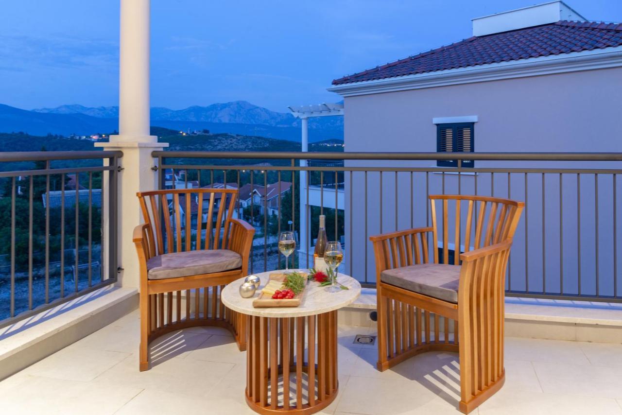 Lustica Apartments Central Тиват Экстерьер фото