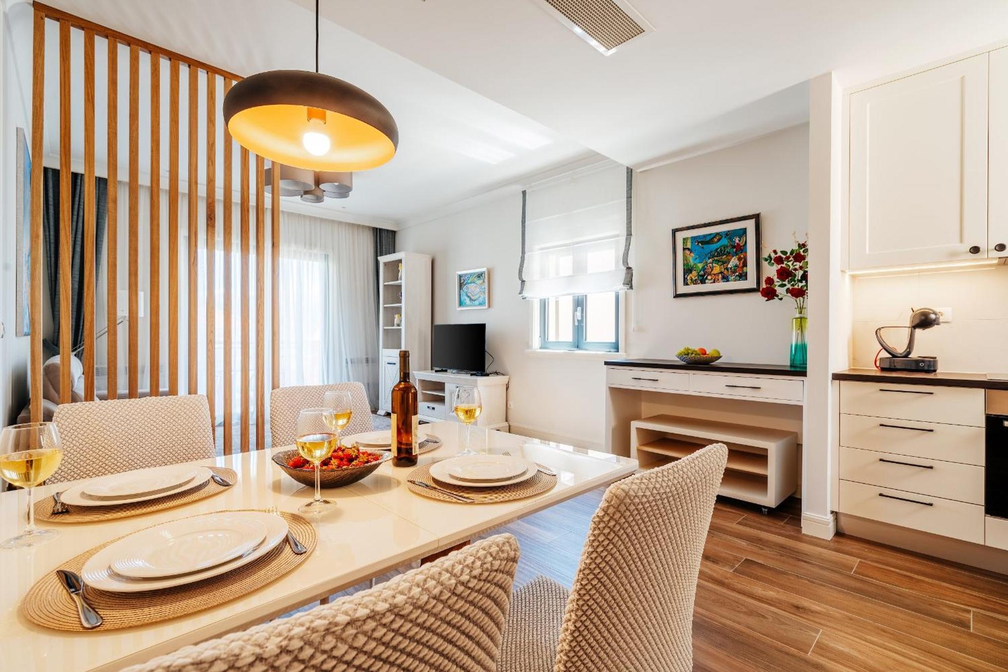 Lustica Apartments Central Тиват Экстерьер фото